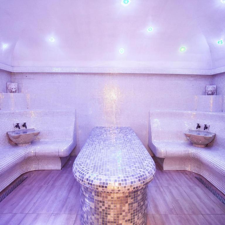 Yamaluxe - Pink & Gold With Many Facilities * Bucarest