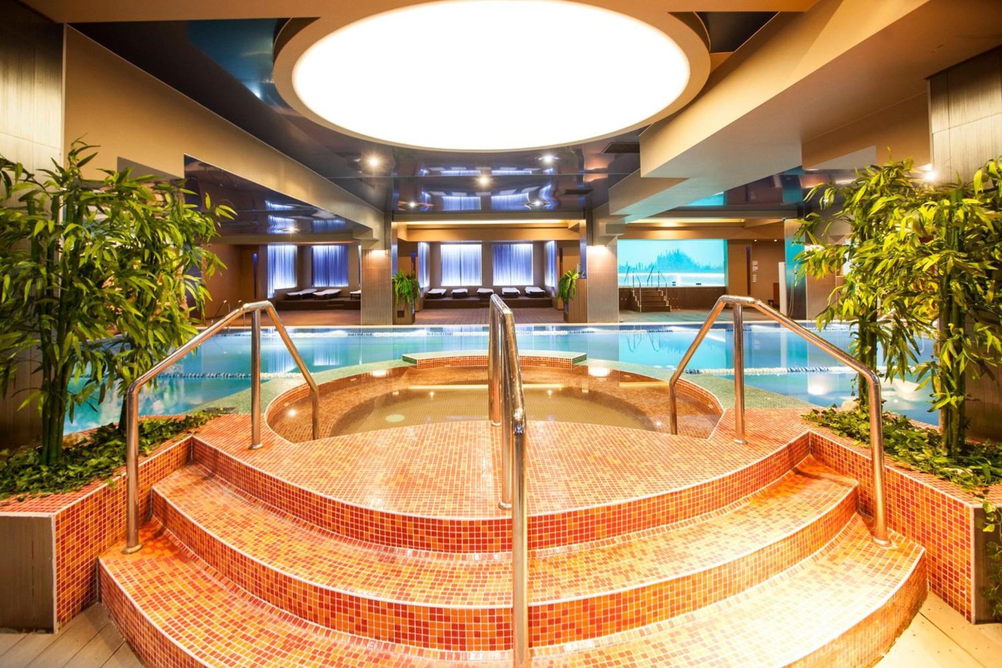 Yamaluxe - Pink & Gold With Many Facilities Appartamento Bucarest