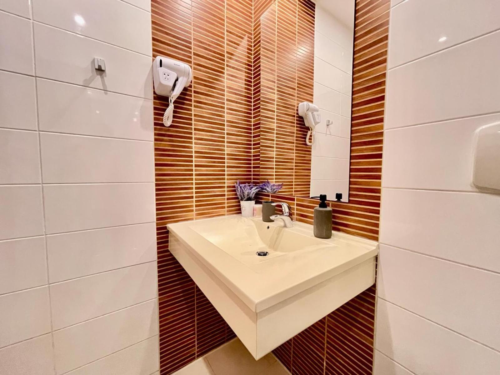 Yamaluxe - Pink & Gold With Many Facilities *