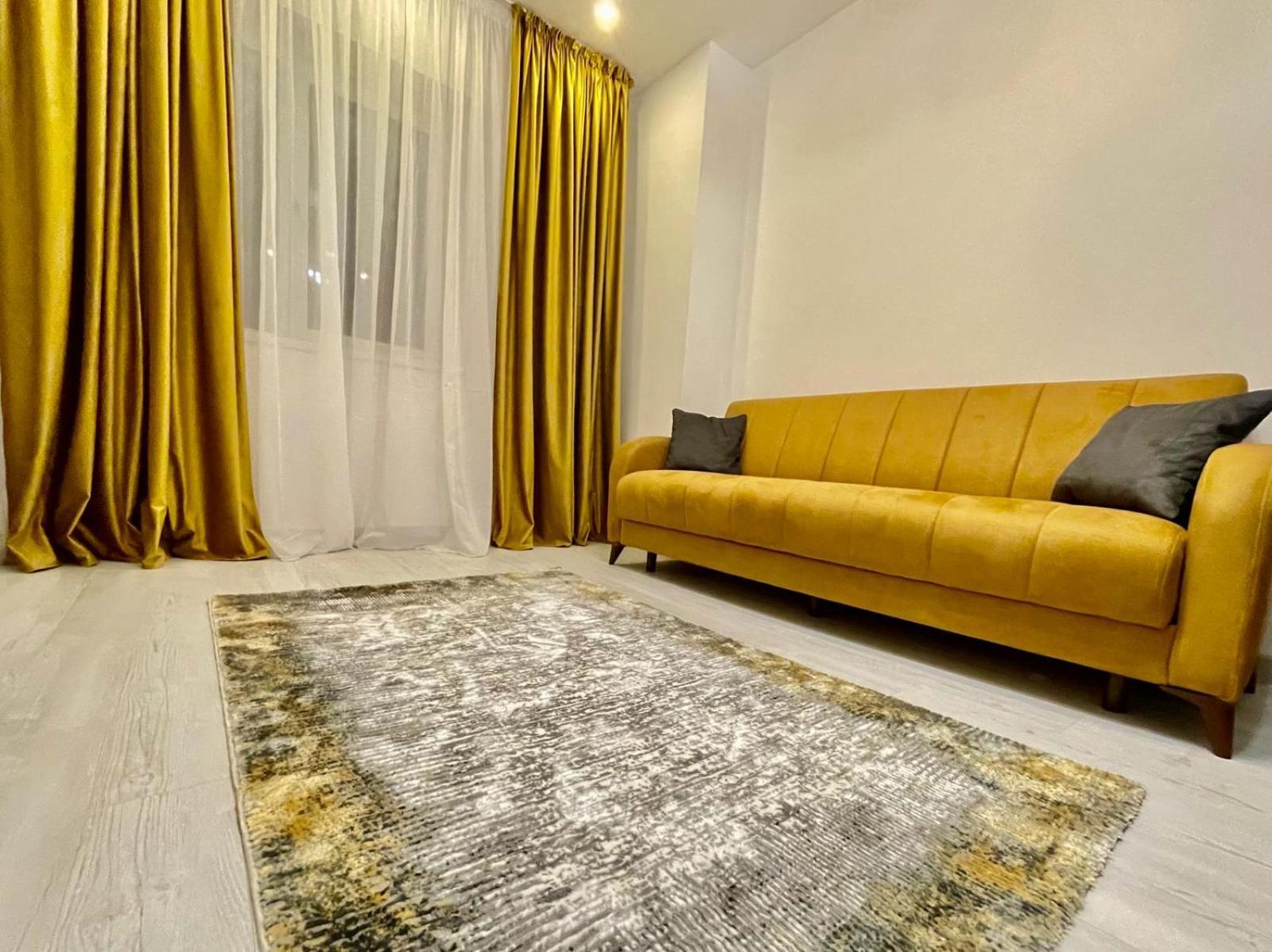 Yamaluxe - Pink & Gold With Many Facilities Appartamento Bucarest