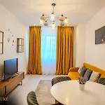Yamaluxe Apartments - Pink & Gold With Many Facilities